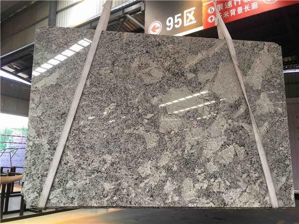 Dalle de granit blanc d'Alaska