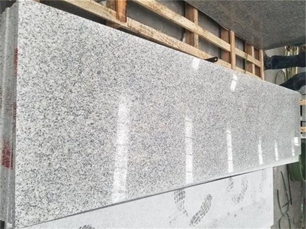 Tuile de granit gris clair
