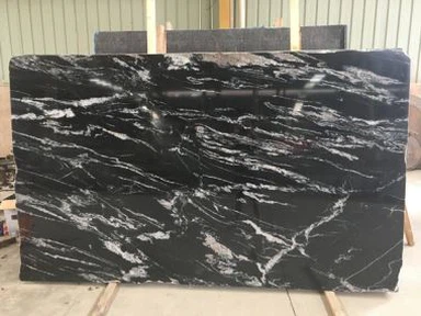 Dalles de granit noir et blanc