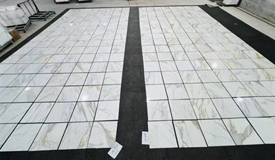 Carrelage de sol Calacatta doré