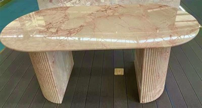 Table à manger en marbre rose