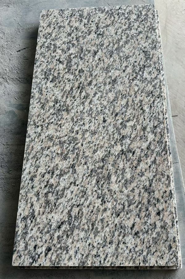 Granit rouge tigre